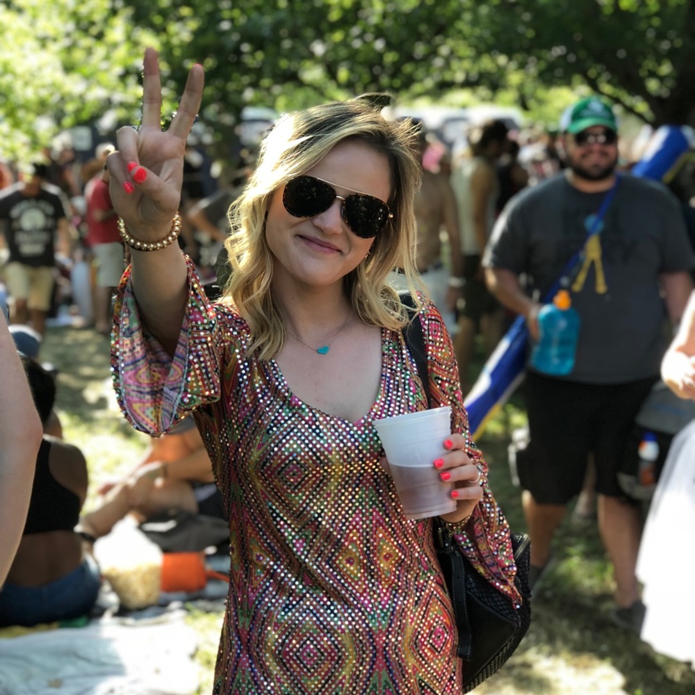 Meet your Posher, Devyn